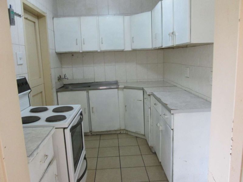 VERY BEAUTIFUL, NEAT AND CLEAN [3] BEDROOMS DUPLEX FOR SALE IN PRETORIA NORTH  [ BARGAIN ] - Photo 10