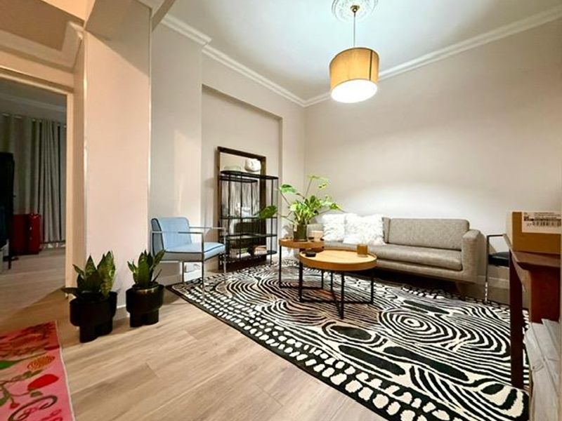 Most Sought After !   Airbnb 1 Bedroom on the Beach Front Sea Point ! - Photo 3