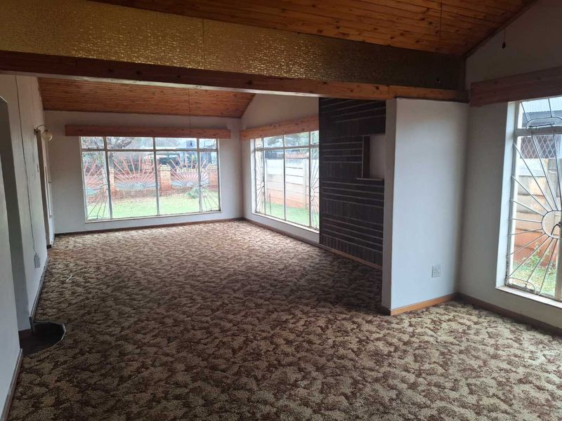 Renovator's Dream with Flatlet, Borehole and Endless Potential - Photo 4