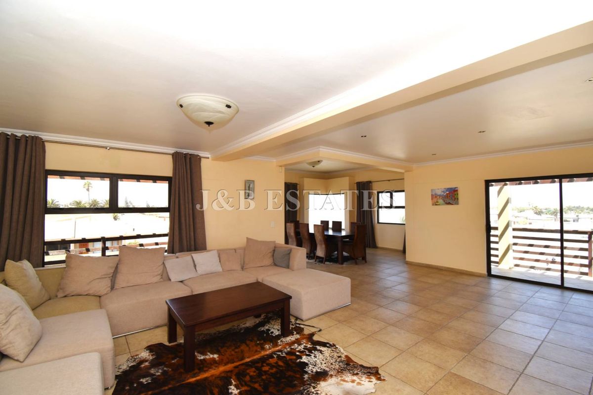 Exclusive Investment Opportunity! 4-Storey Business Building In Prime Area - Photo 4