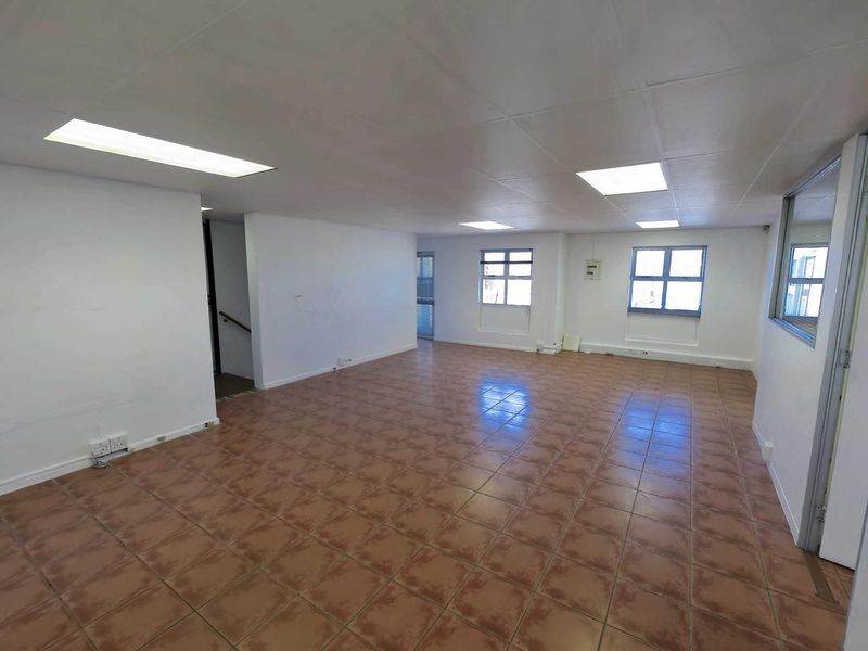 107sqm First Floor Office to Rent in a secure office park, Milnerton - Photo 2