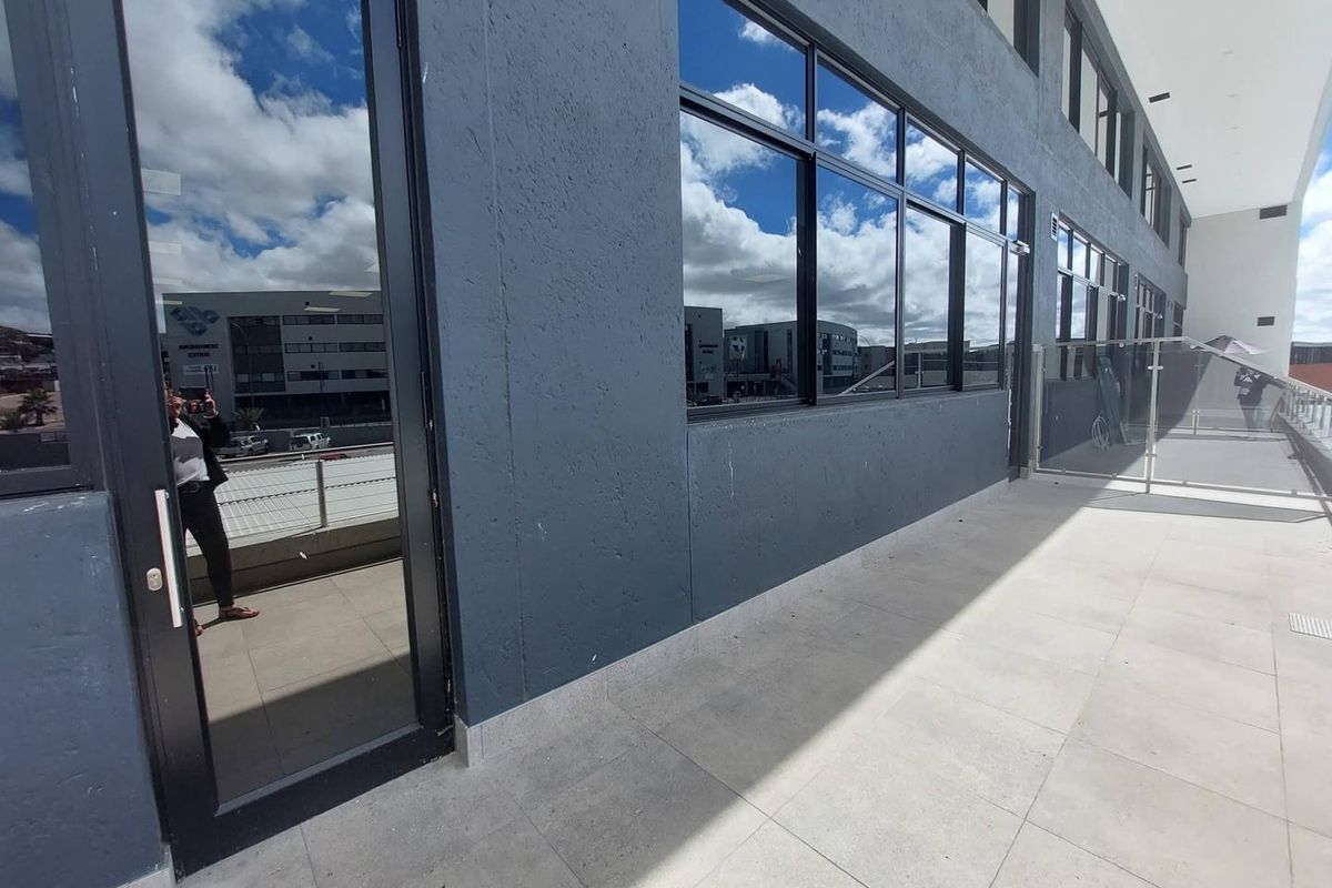 To Let | Kleine Kuppe – Hilltop Village (Office / Medical Suite) - Photo 4