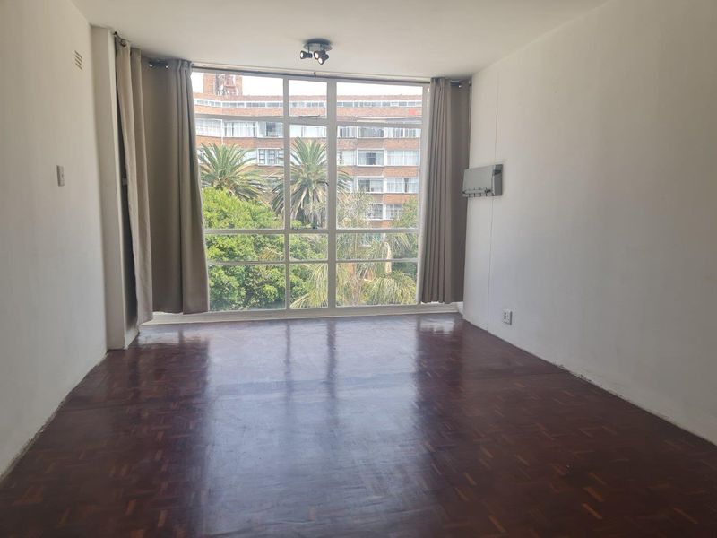 Perfect location. A step away from the Killarney Mall! - Photo 9