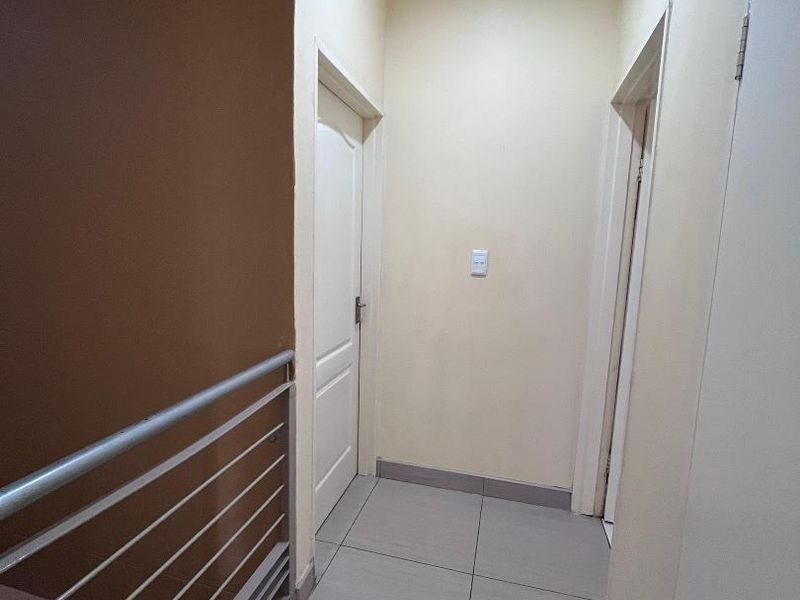 Townhouse for sale in Otjomuise 4 Hillary court - Photo 2