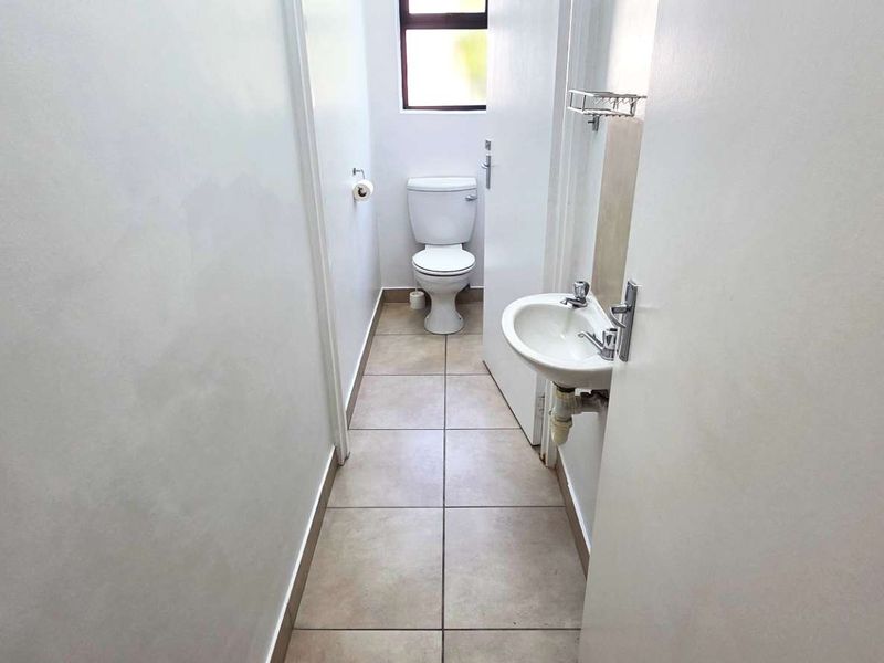 Ground Floor Office in Westlake Business Park - Photo 7