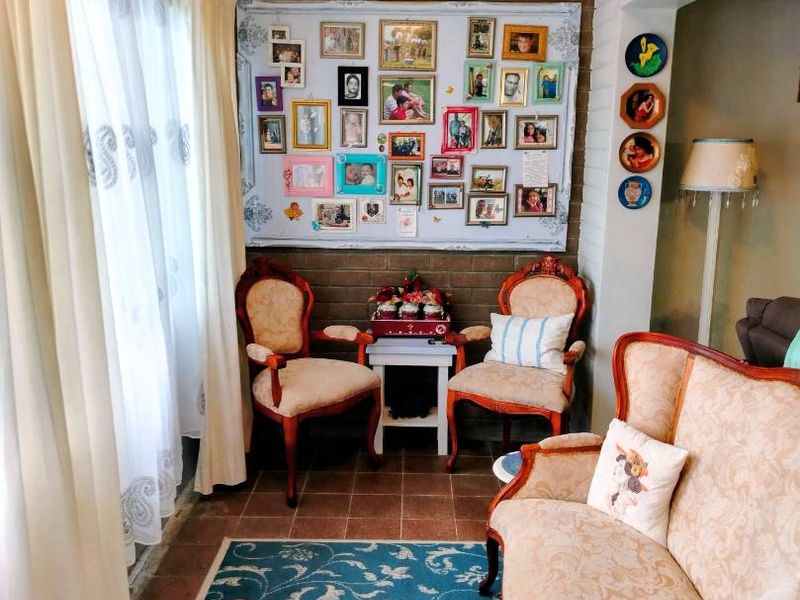 BEAUTIFUL FAMILY HOME WITH 2 FLATLETS-MOVE-IN-READY! - Photo 3