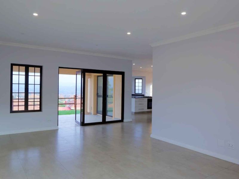 Townhouse in Howick North - Photo 4