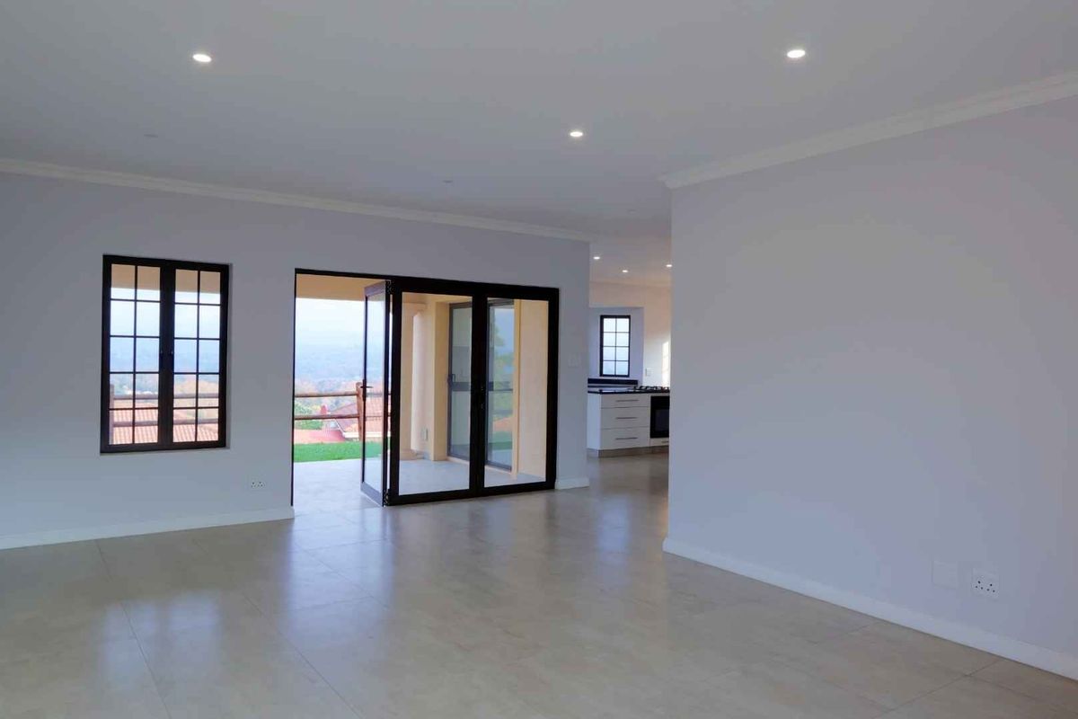 Townhouse in Howick North - Photo 4