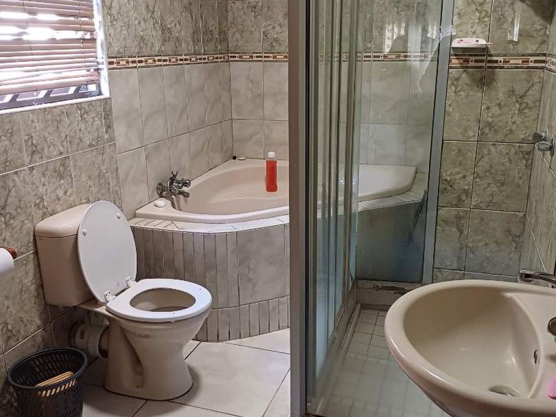 Family Home with Flat close to Duneside School and Dunesmall - Photo 7