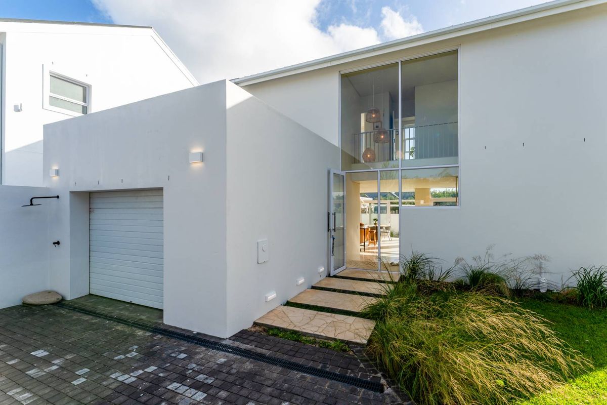 14 The Aviary, Imhoffs Gift – Brand New Coastal Elegance - Photo 3