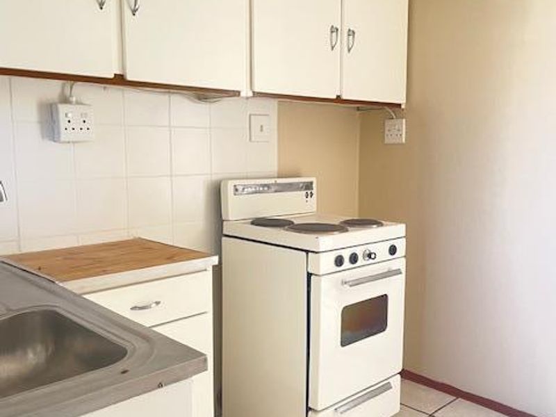 Bachelor Apartment For Rent in Pearcyan - Sunnyside| Affordable & Central - Photo 9