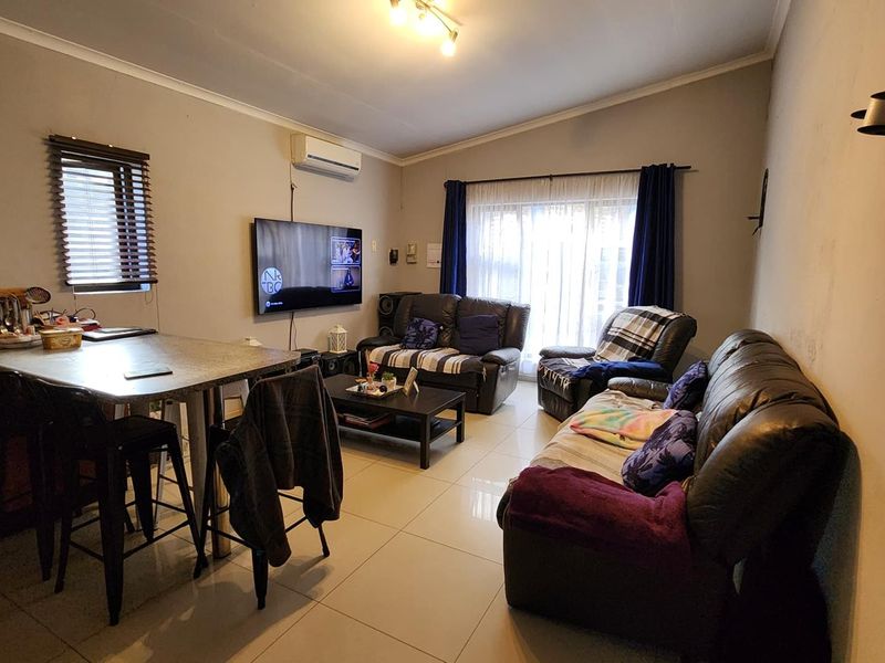 Spacious 4-Bedroom Family Home with Flatlet in Dorado Park | N$ 2 550 000 excluding costs - Photo 2