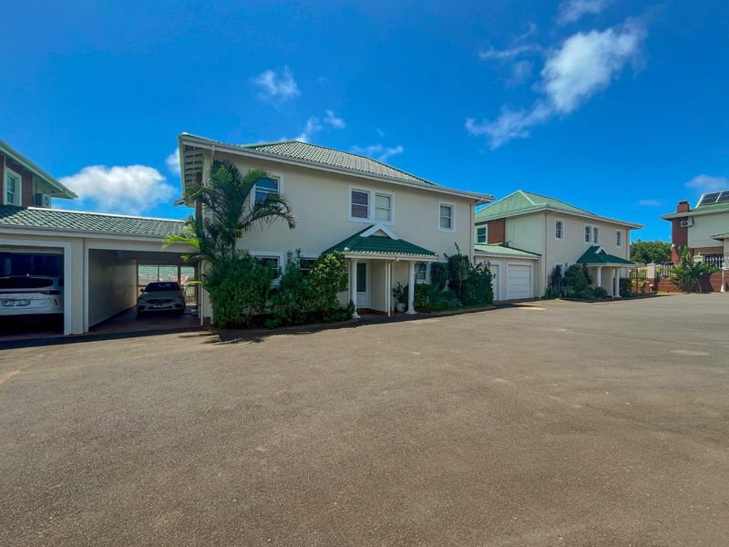 Beautiful, 3 Bedroom, move in ready townhouse! - Photo 3