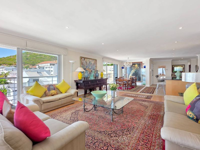 Perfectly positioned in Upper Sea Point with panoramic sea views - Photo 4