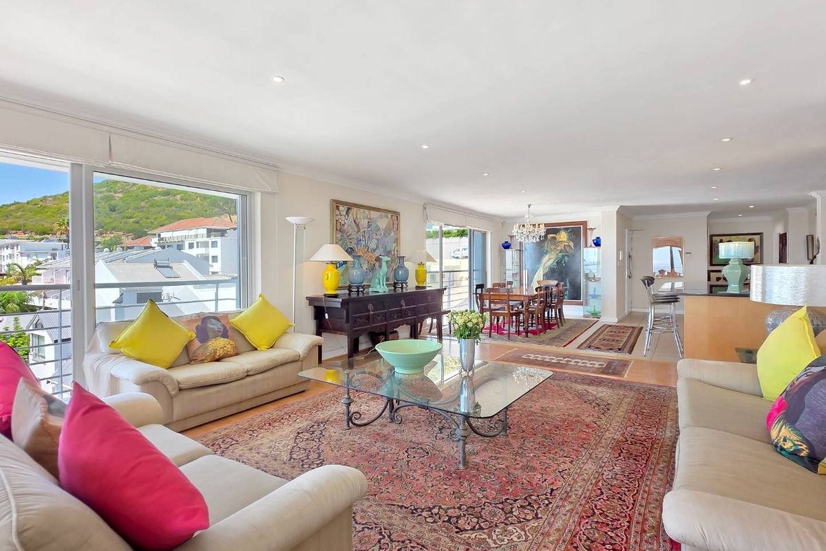 Perfectly positioned in Upper Sea Point with panoramic sea views - Photo 4