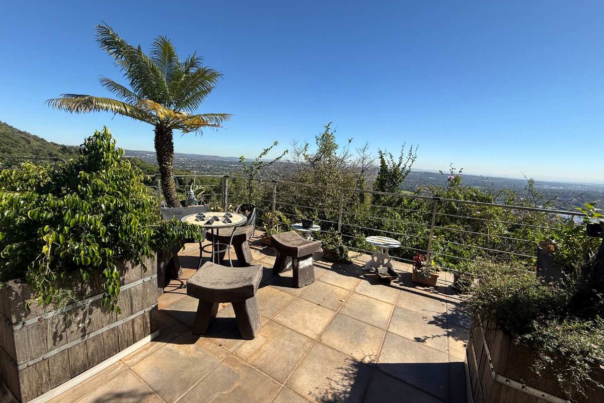 STUNNING 3 BEDROOM HOME TO RENT | WORLD’S VIEW, ROCKEY DRIVE, NORTHCLIFF - Photo 2
