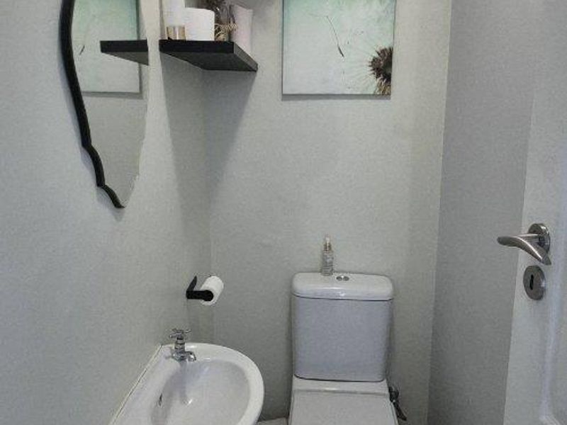 Beautiful Family Home For Rent Eros - Photo 9