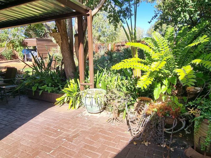 COUNTRY FEELING AT THIS PRIME LOCATION - Photo 8