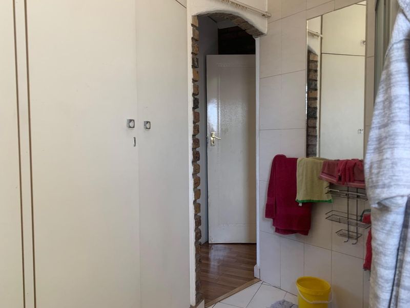 **Charming 3-Bedroom Apartment for Sale in Townview** - Photo 10