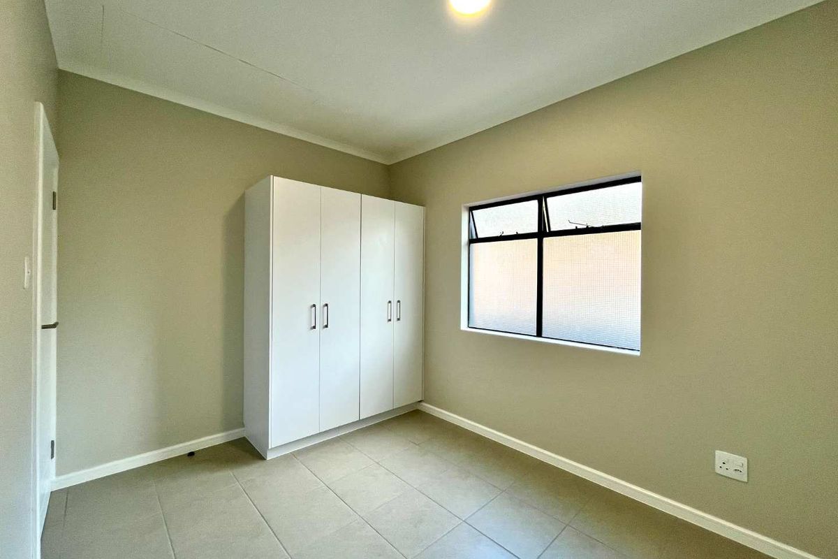 Brand New 2-Bed Apartment in The Woods Estate – Waterfall - Photo 5