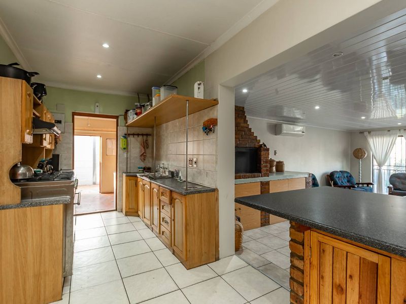 Solid Family Home - Photo 7