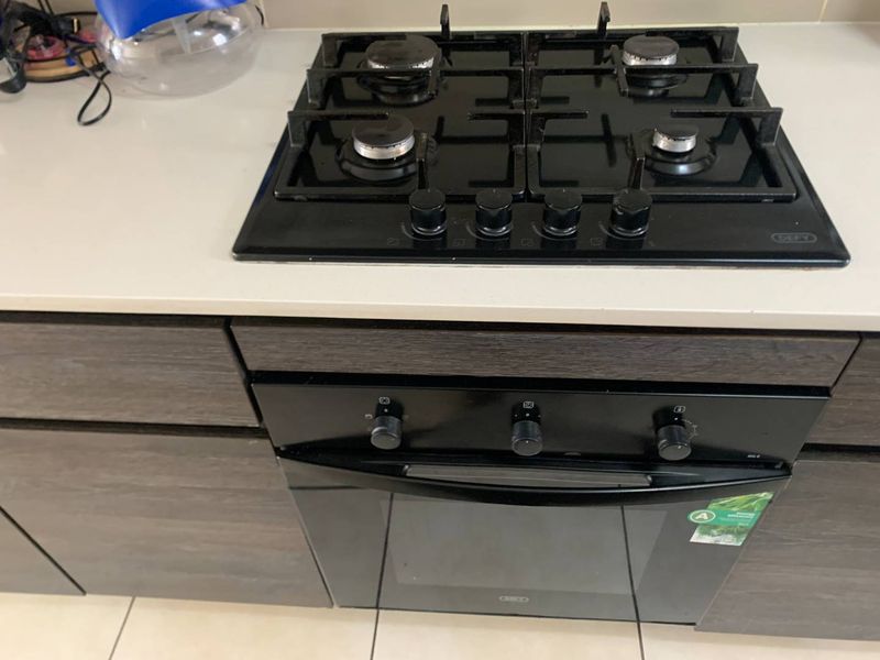 **Spacious 2-Bedroom Apartment for Sale in Stanley Park, Oakdene, Johannesburg** - Photo 5