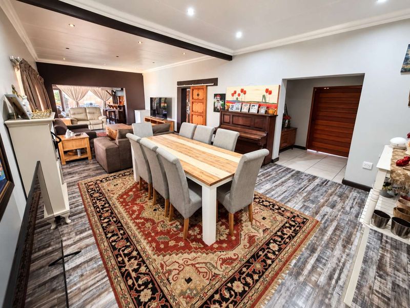 Family home with two flatlets as an extra income - Photo 7