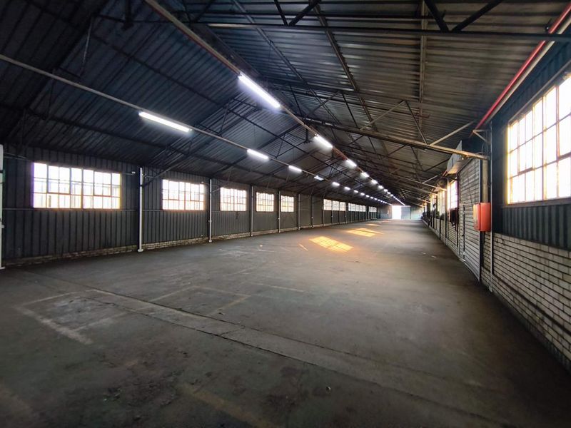 1,025m2 Warehouse To Let in Benoni - Photo 10