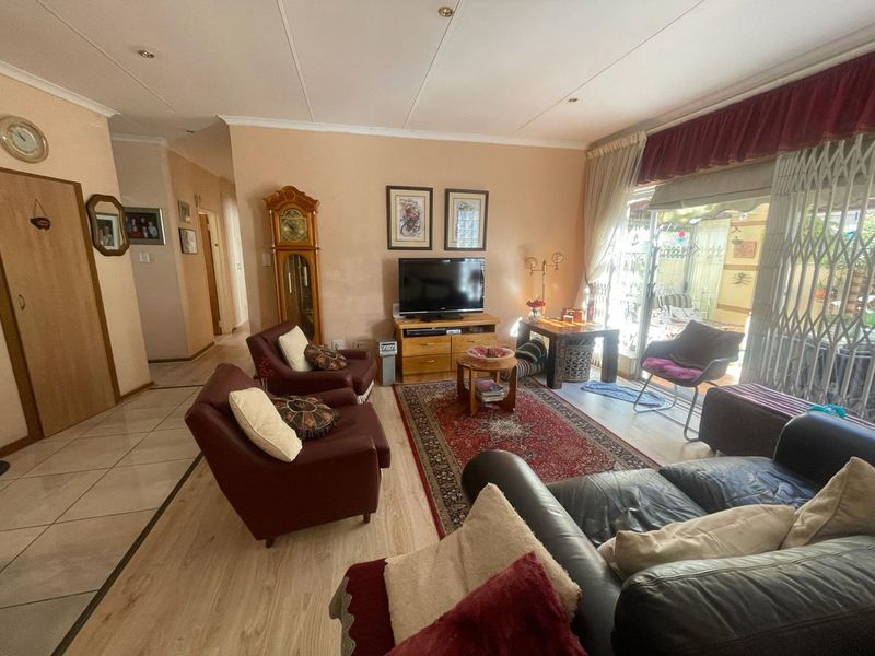 3 Bedroom Family Home - Photo 2