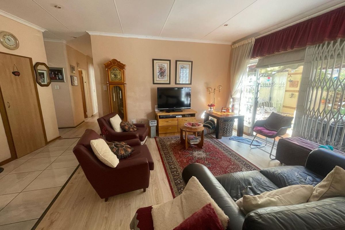 3 Bedroom Family Home - Photo 2