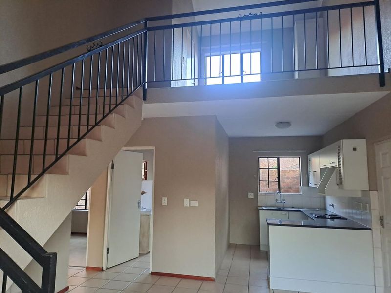 For Sale – Charming 2 Bedroom Duplex with Loft in Secure Highveld Complex - Photo 4
