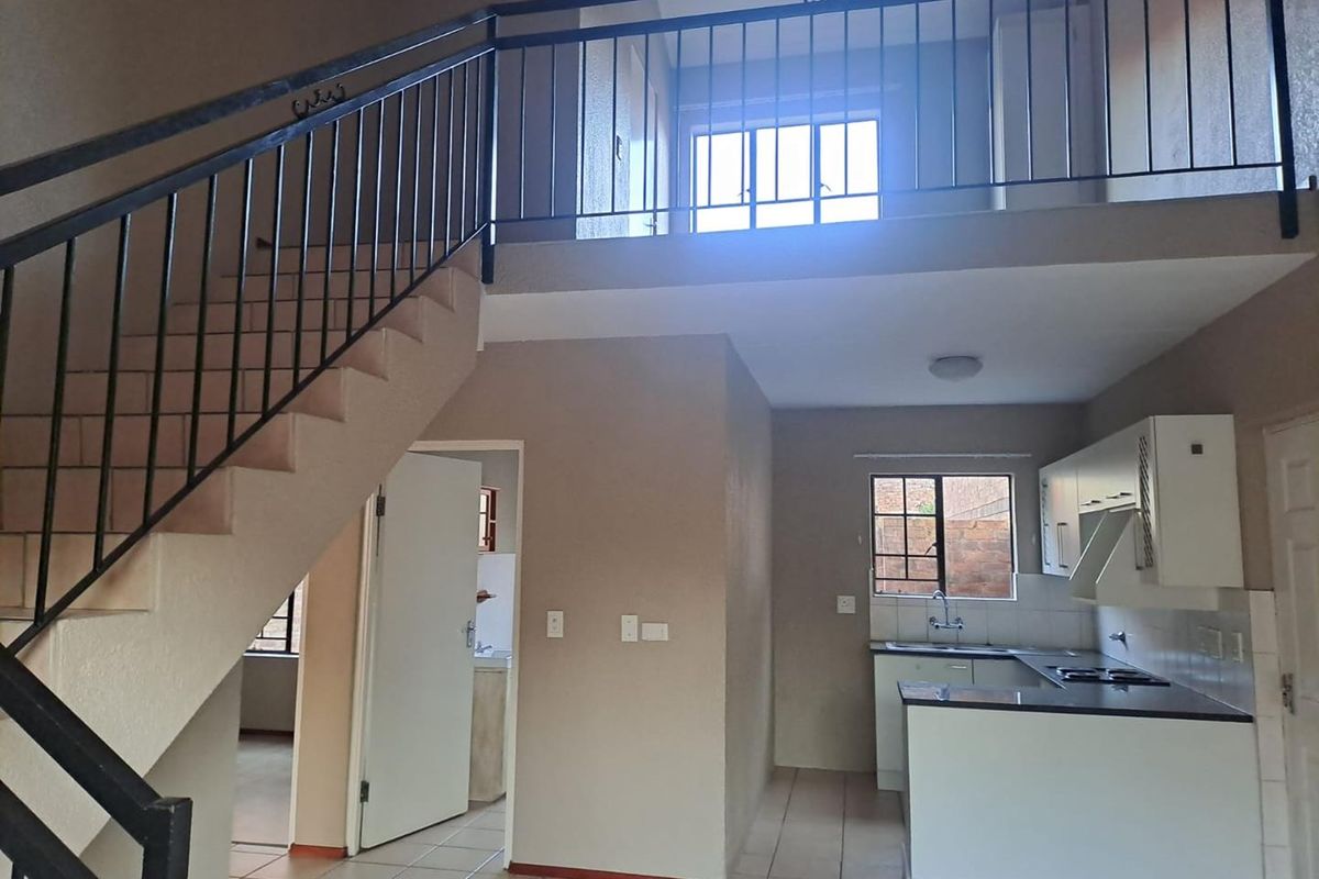 For Sale – Charming 2 Bedroom Duplex with Loft in Secure Highveld Complex - Photo 4