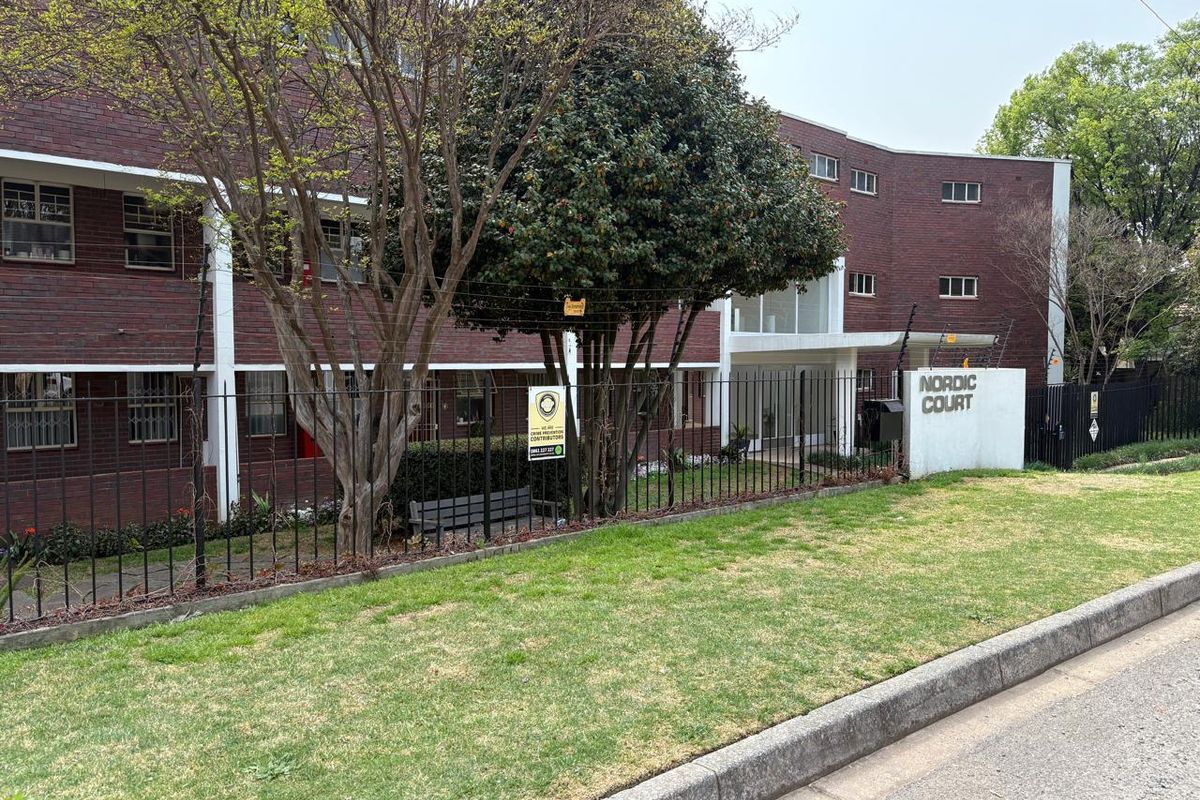 Charming Renovator's Dream in Prime Waverley Location: 31 Nordic Court Apartment - Photo 2