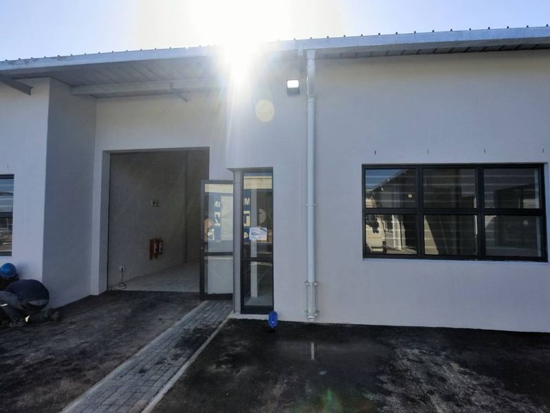 108SQM LIGHT INDUSTRIAL WAREHOUSE TO LET ALONG KOEBERG ROAD - MONTAGUE GARDENS - Photo 2