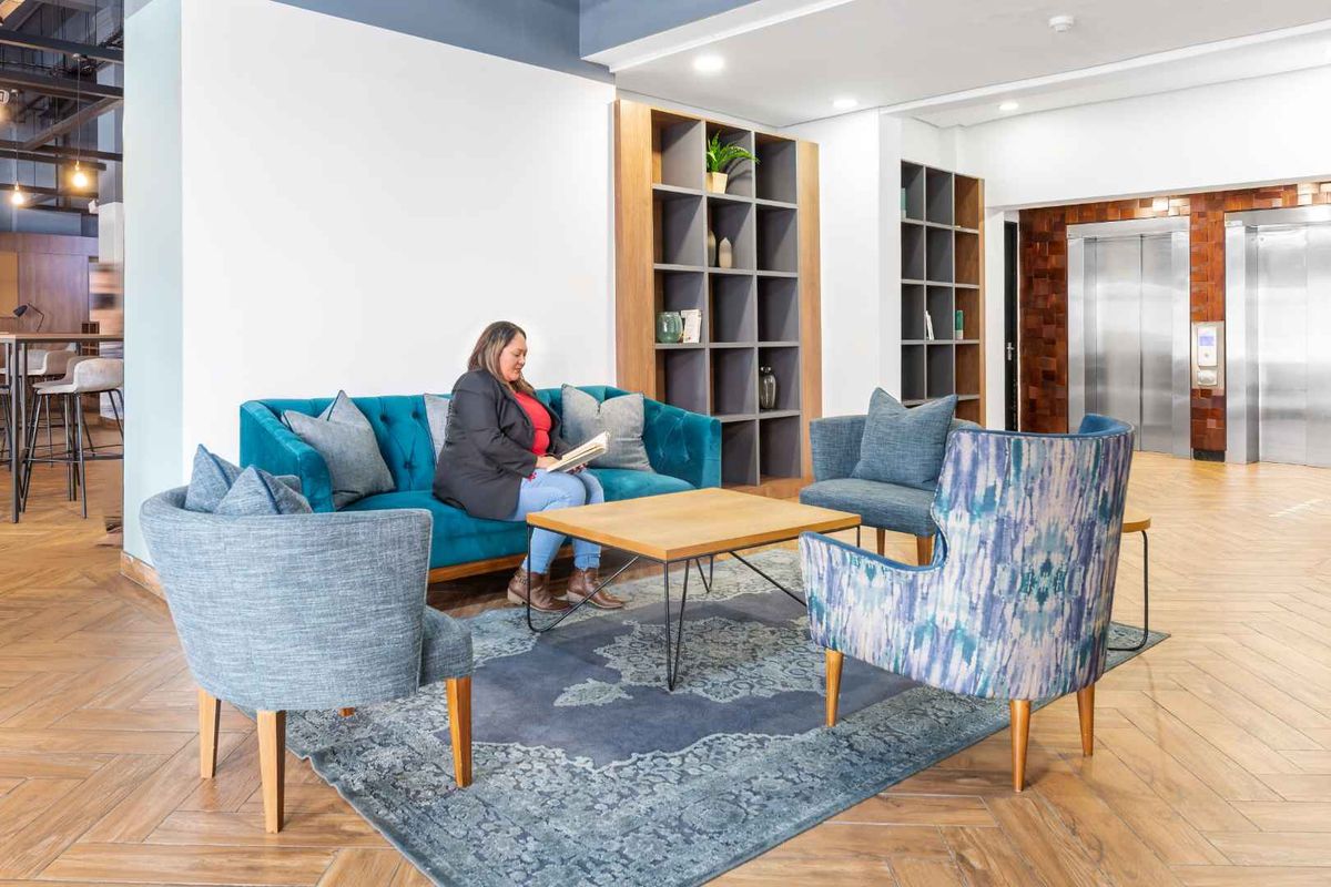 Meet, work or collaborate in a professional SPACES 50 Long Street business hub - Photo 3