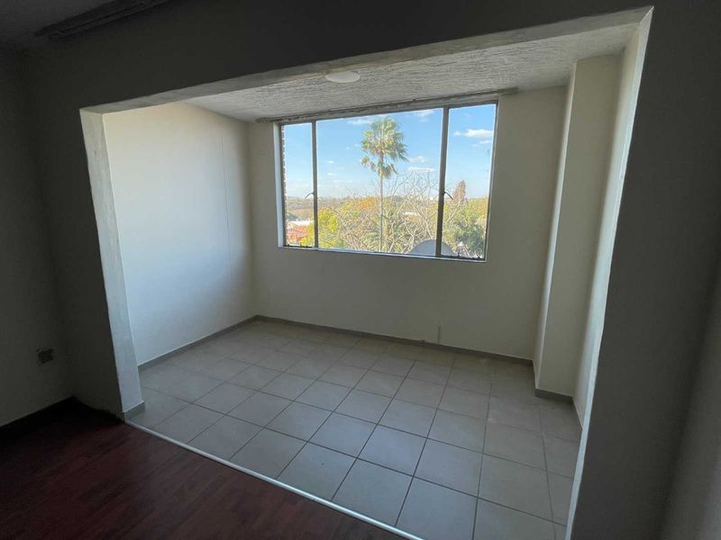 2 Bedroom & 2 Bathroom apartment for sale in Silverton - Photo 6