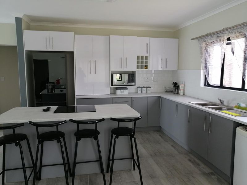 Modern Living - Photo 4