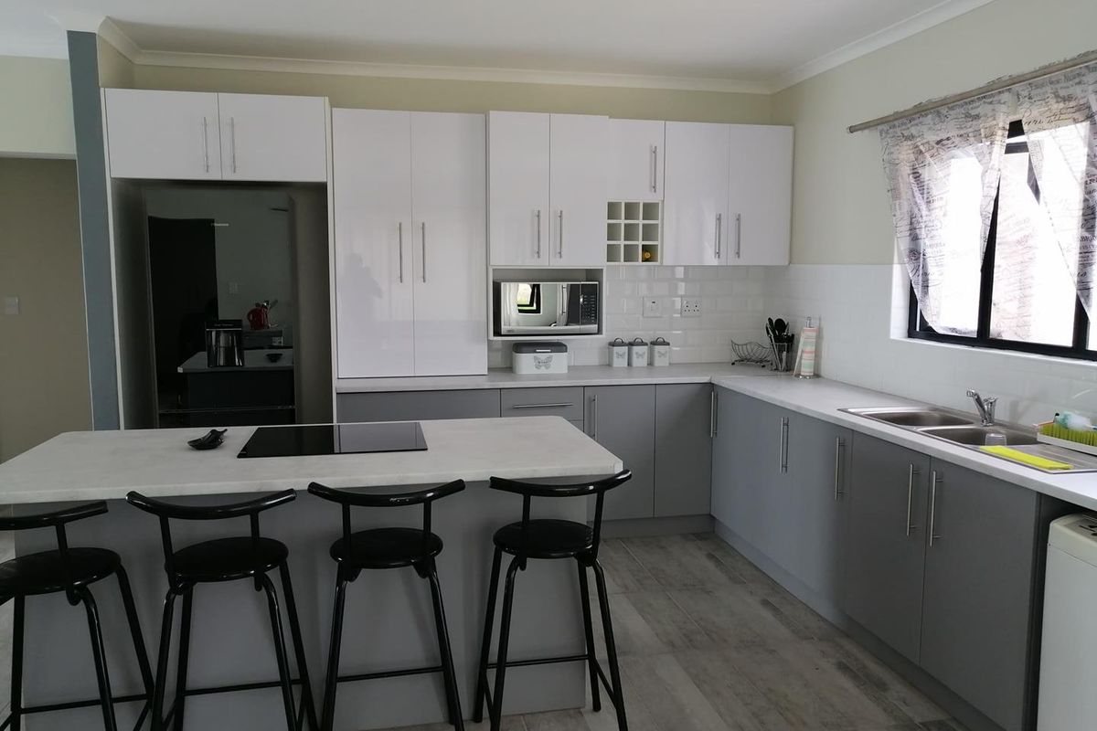 Modern Living - Photo 4