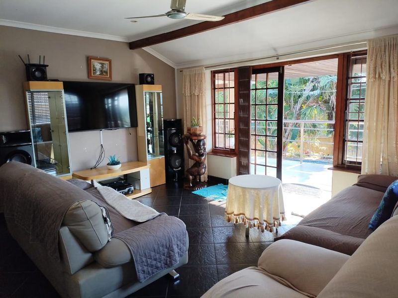 Level property for sale in Glen Hills - Photo 7