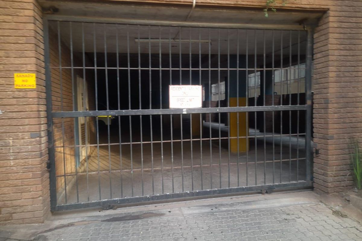 2  Bedroom Apartment for sale in Xanadu - Photo 4