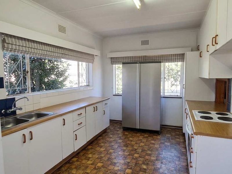 Spacious 3-Bed Home on Huge 1,487 sqm Plot – Perfect for Families - Photo 8