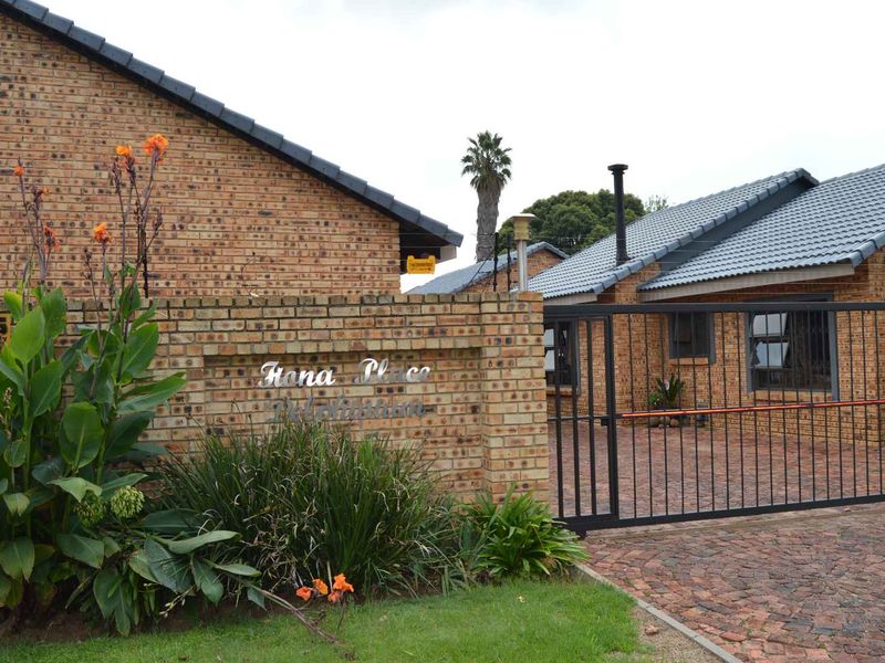 Modern Three Bedroom Cluster For Sale in Brackenhurst - Photo 2