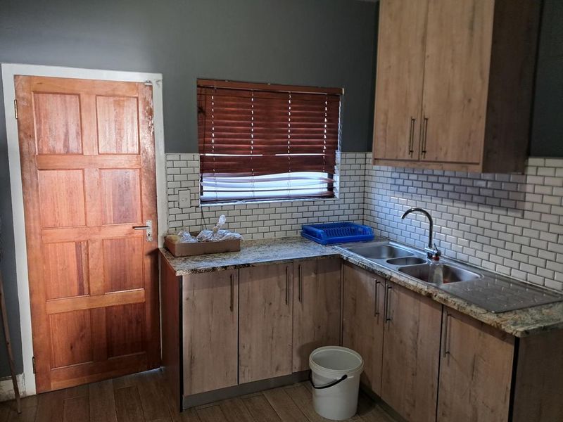 4 Bedroom Double-Storey House – Mile 4 - Photo 2