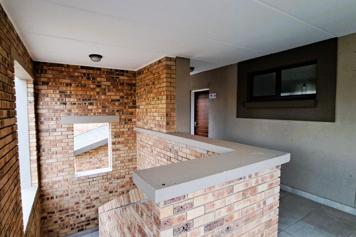 One Bedroom Apartment at Stonehaven - A secure residential estate in Whiteridge, Randburg - Photo 2