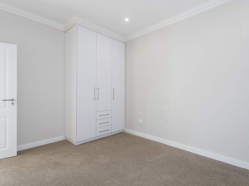 Three-bedroom home with lock-up and go lifestyle located in The Vines II on Val de Vie Estate - Photo 9