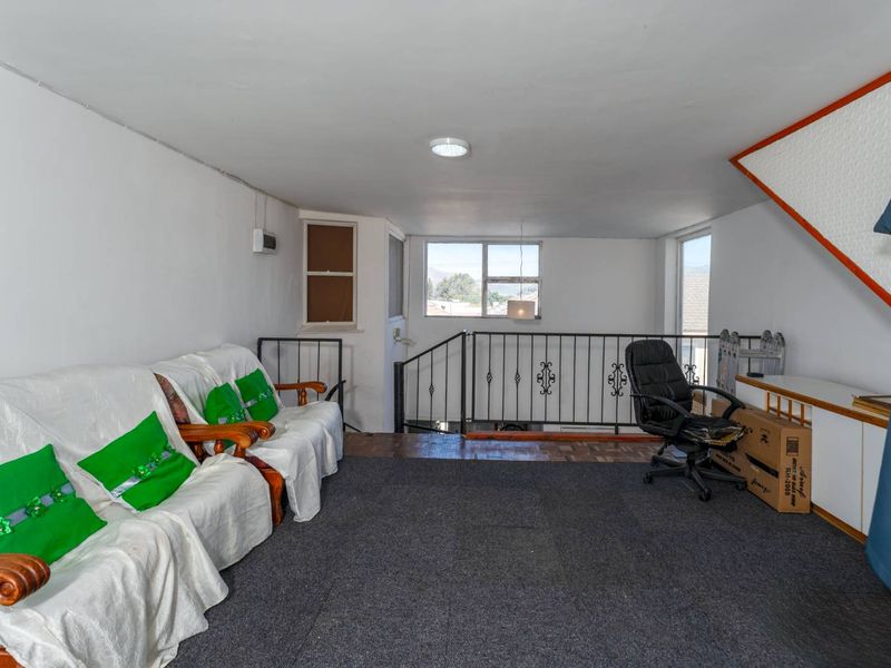 Triple-Storey Home for Sale in Grassy Park - Photo 10