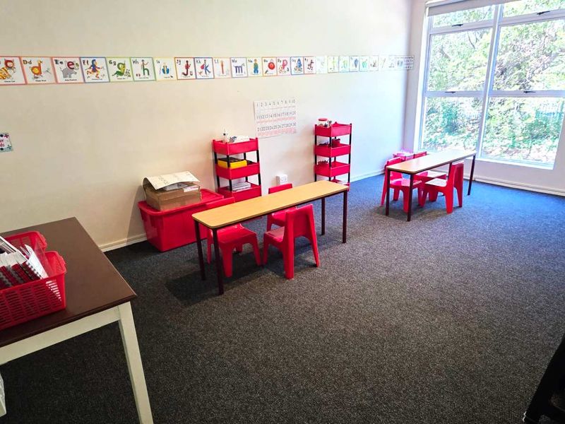 Beautiful Ground Floor Office in Westlake - Photo 5