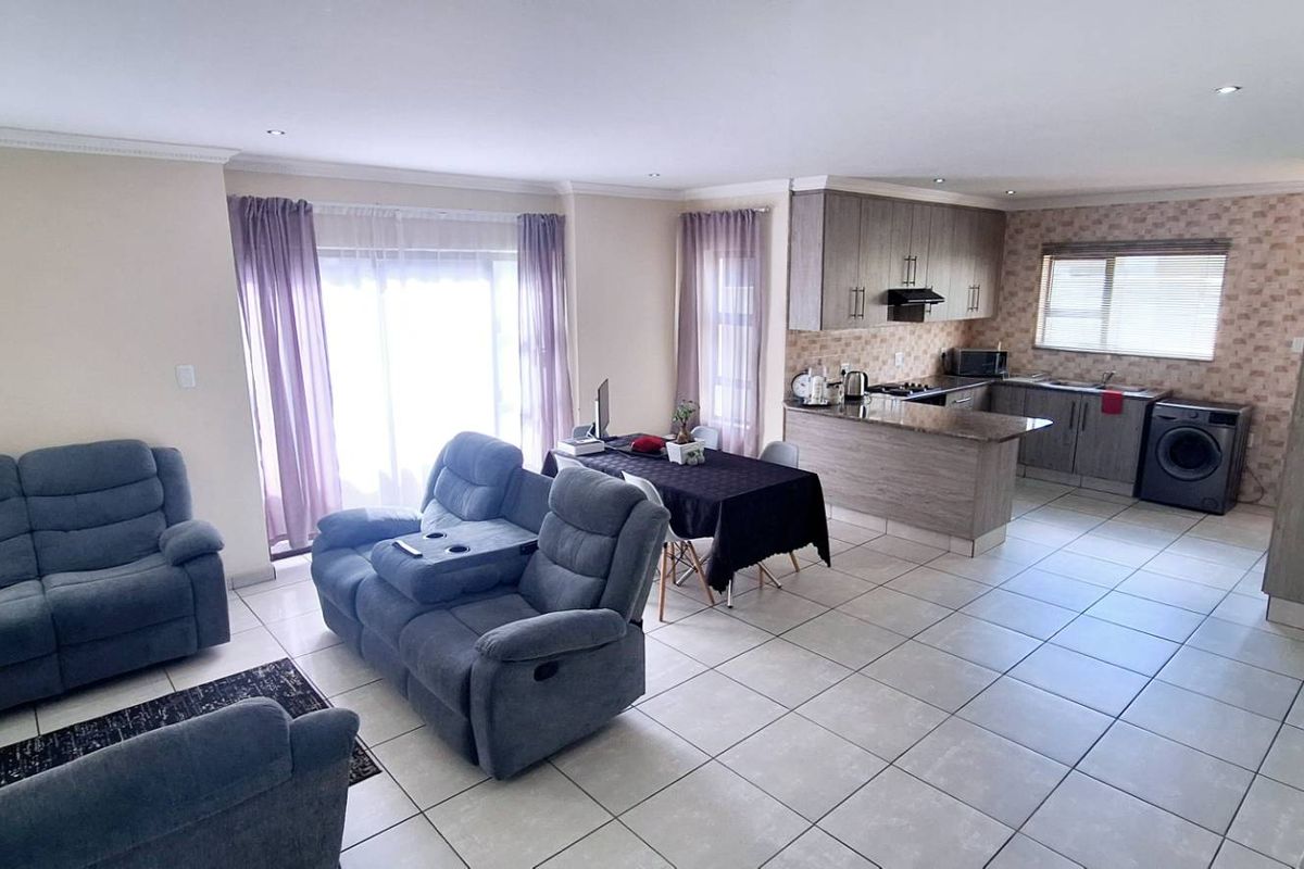 FULL TITLE DUPLEX IN BRACKENHURST - Photo 3
