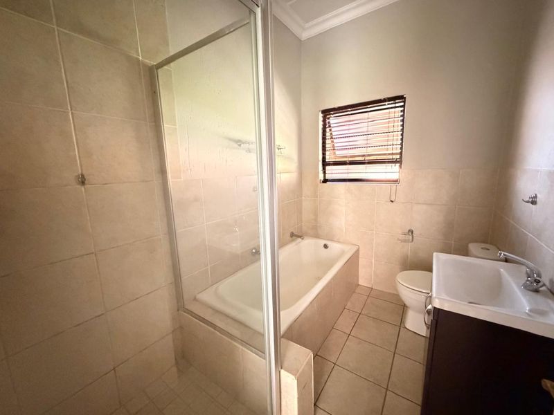Ground Floor Town House - Photo 10