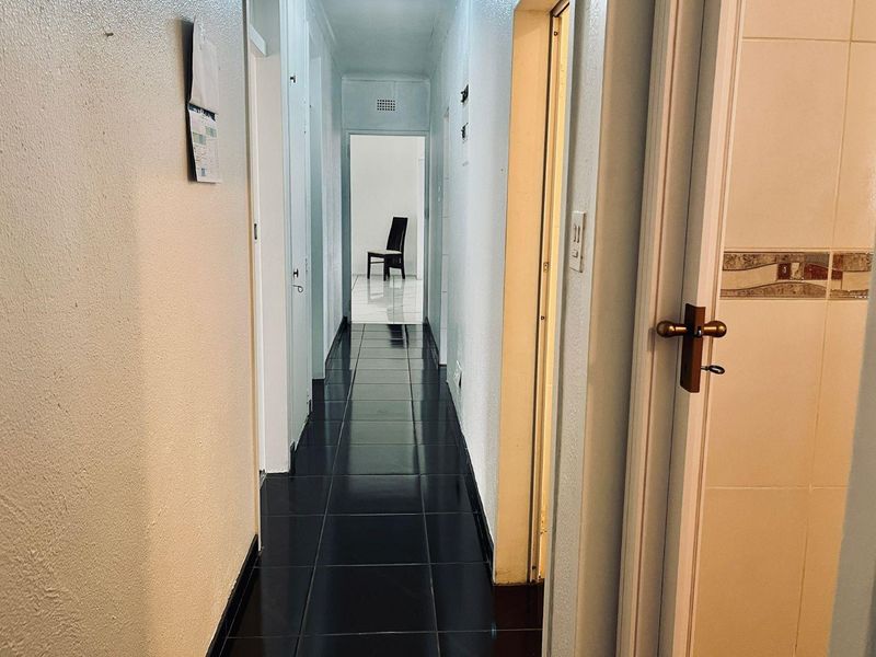 Beautiful 3 Bedroom Family Home in Parkrand - Photo 9